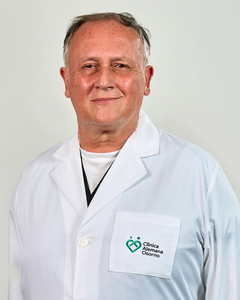 Dr. Daniel Andrés Becker Contreras