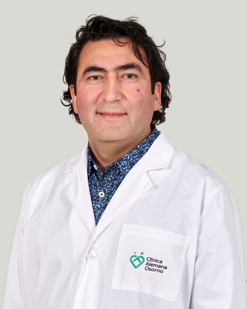 Dr. Néstor Sebastián Mena Garrido