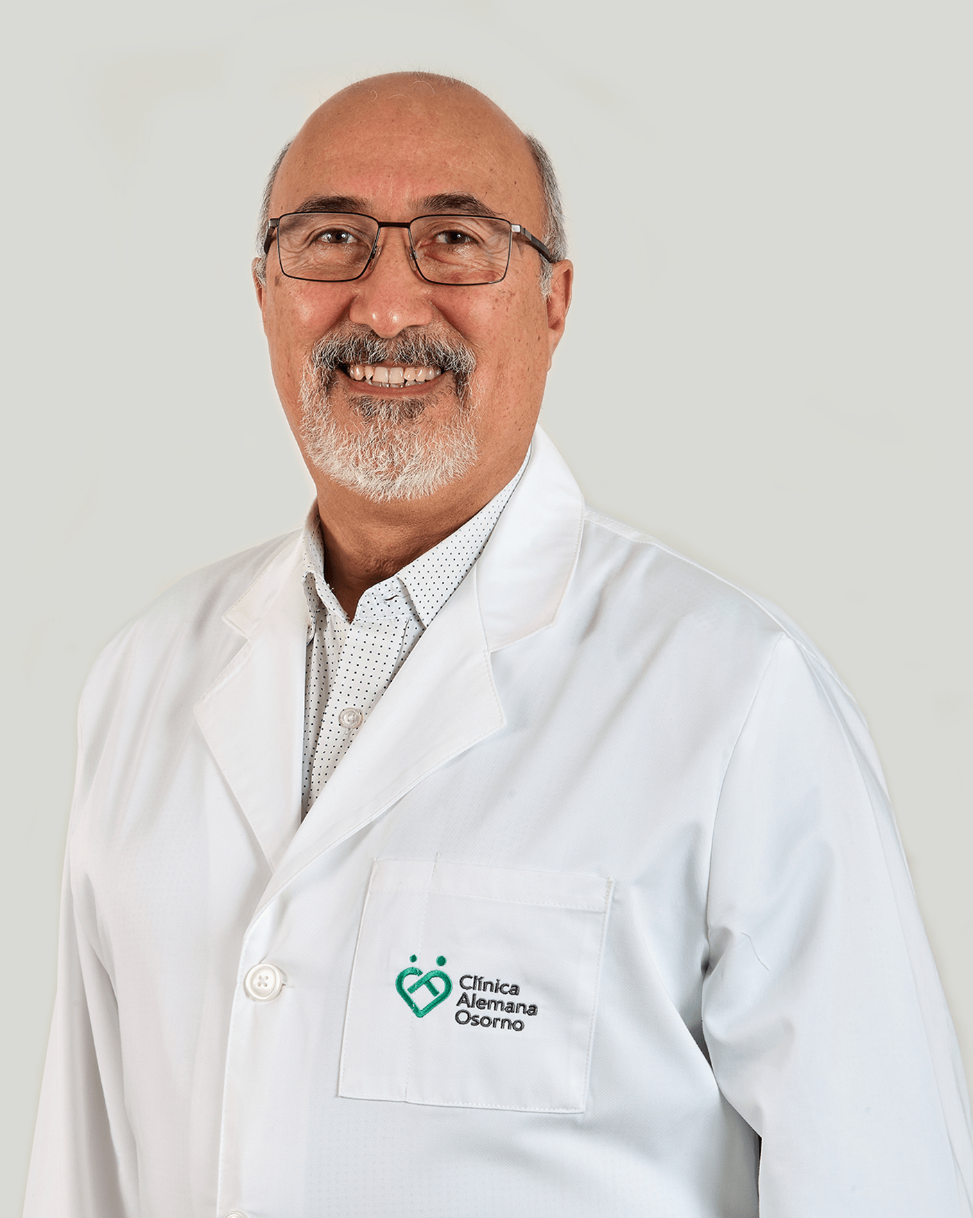 Dr. Alejandro René Ubilla Caldera Clínica Alemana Osorno